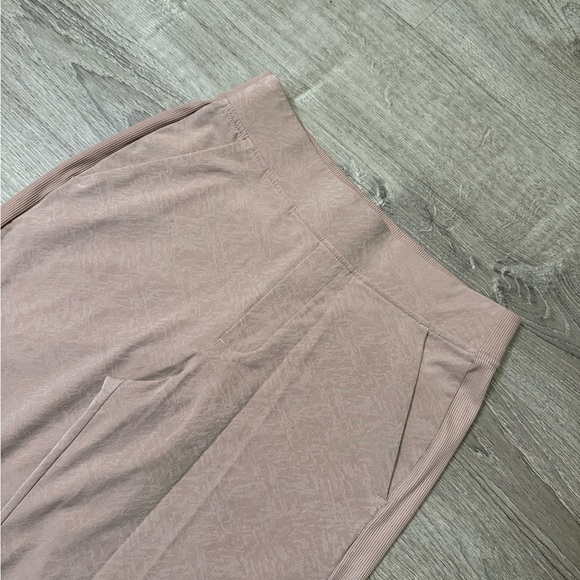 •ATHLETA• BROOKLYNN TEXTURED PANTS - Picture 5 of 6